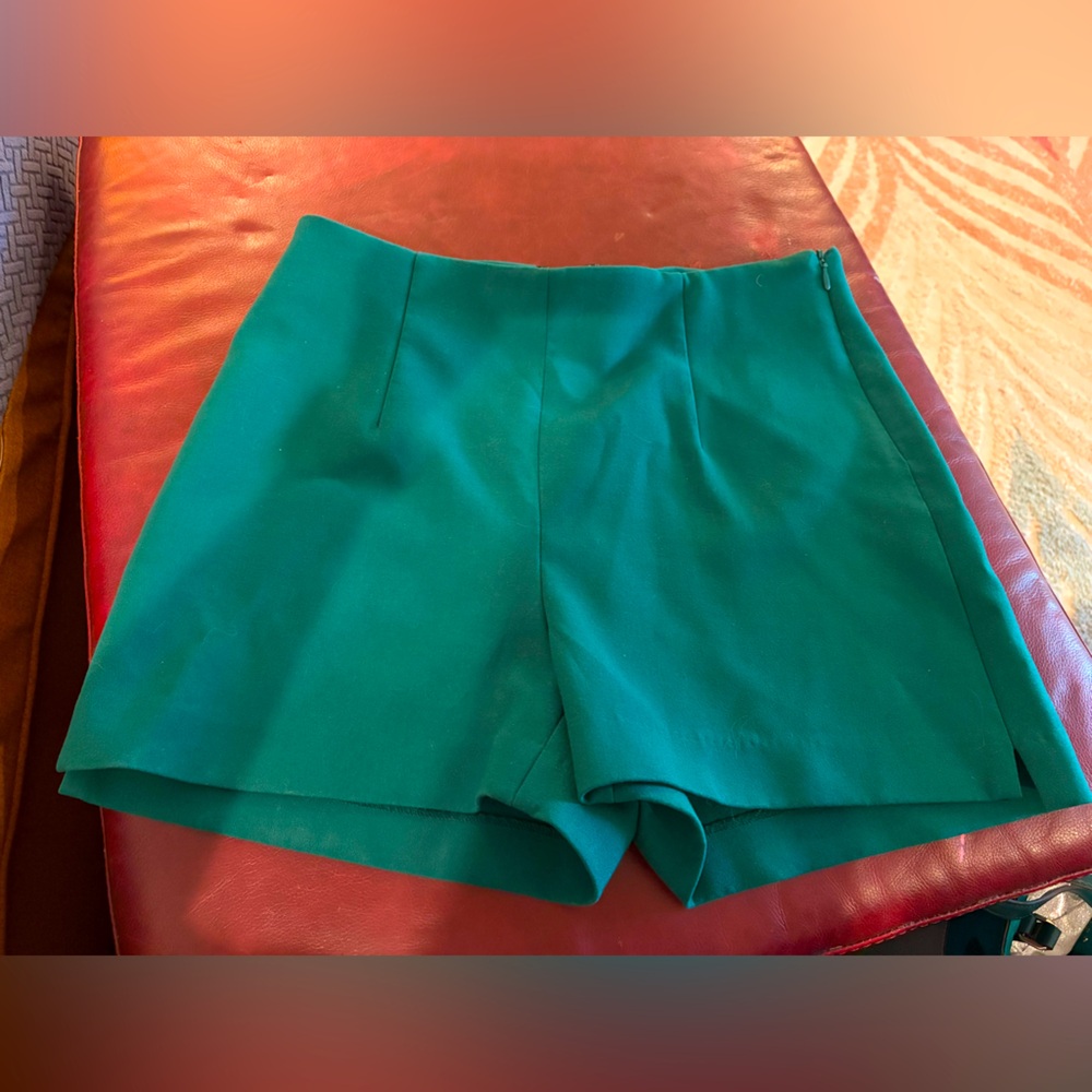 Zara Basic Shorts Size M Emerald Green
